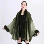 vêtements en fourrure pour femme