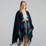 vêtement femme cape carreaux