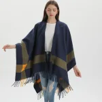 mode femme poncho court