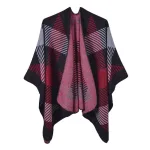 poncho chaud à carreaux