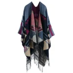 poncho en laine avec franges