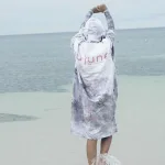 vêtement de surf poncho Peak