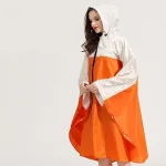 vêtement de pluie orange beige