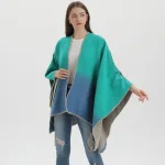 poncho en laine bleu pour femme