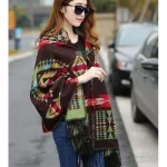 poncho élégant à capuche