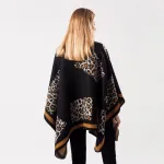 poncho femme motif léopard