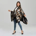poncho en laine pour femme