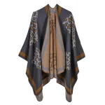 poncho élégant motif léopard
