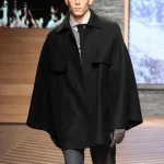 poncho noir à capuche homme