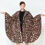 poncho léopard imperméable