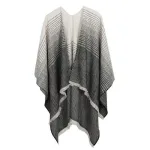 poncho noir blanc