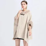 poncho en fausse fourrure