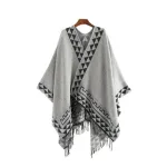 poncho chic femme avec franges et motifs