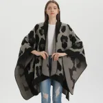 cape léopard pour femme